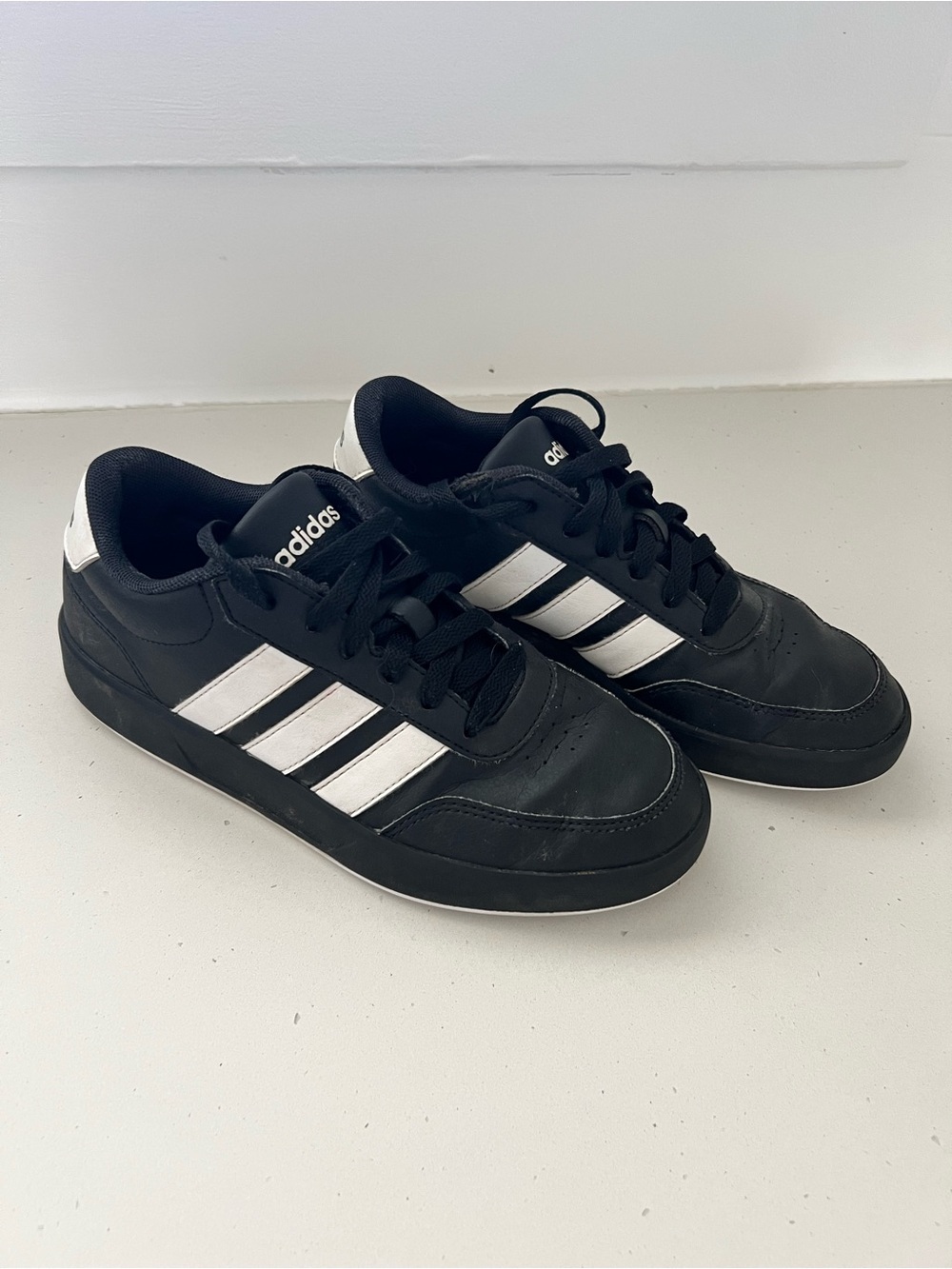 adidas Kids Black White Three-Stripe Sneakers Youth 4.5 Classic Athletic Shoes